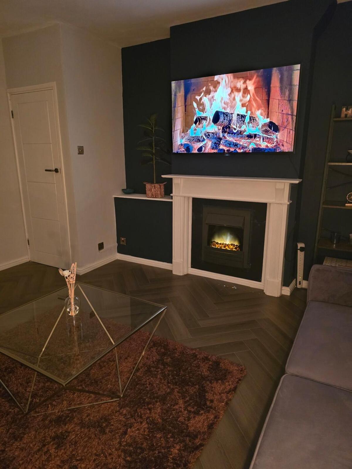 Contemporary & Spacious 1bd - Fireplace With Modern Comforts Apartamento *